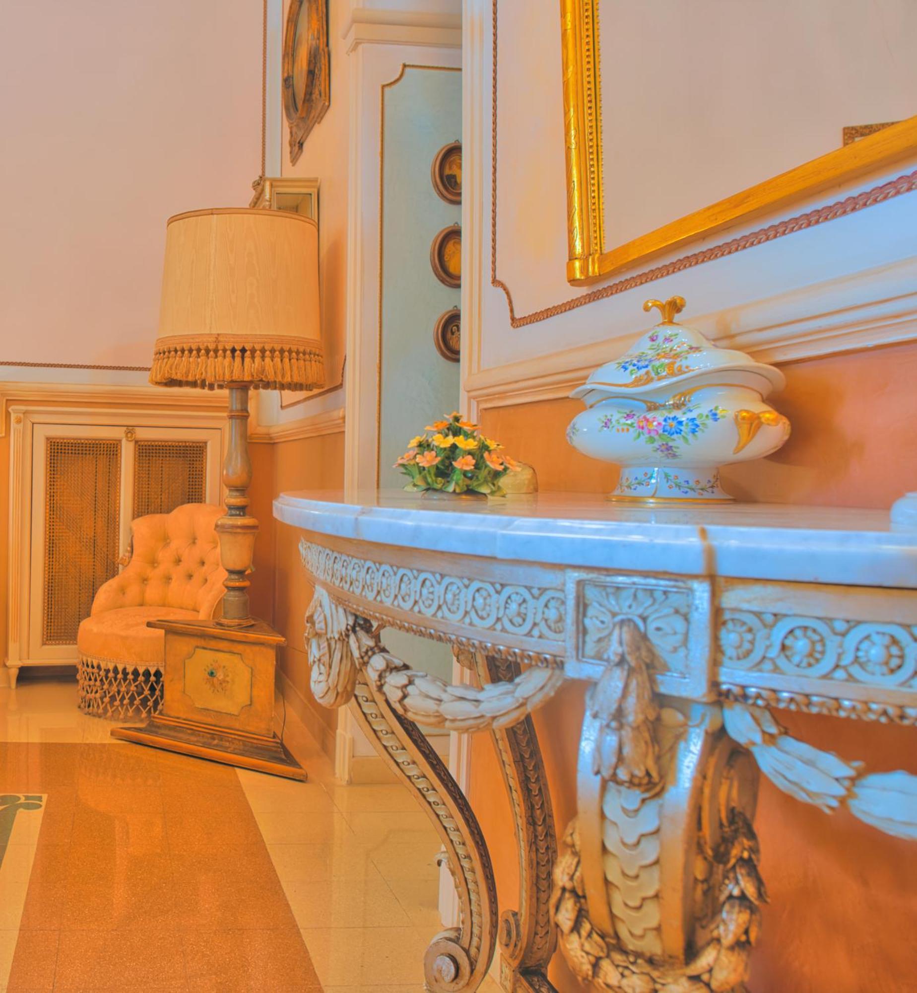 Flora House Bed & Breakfast